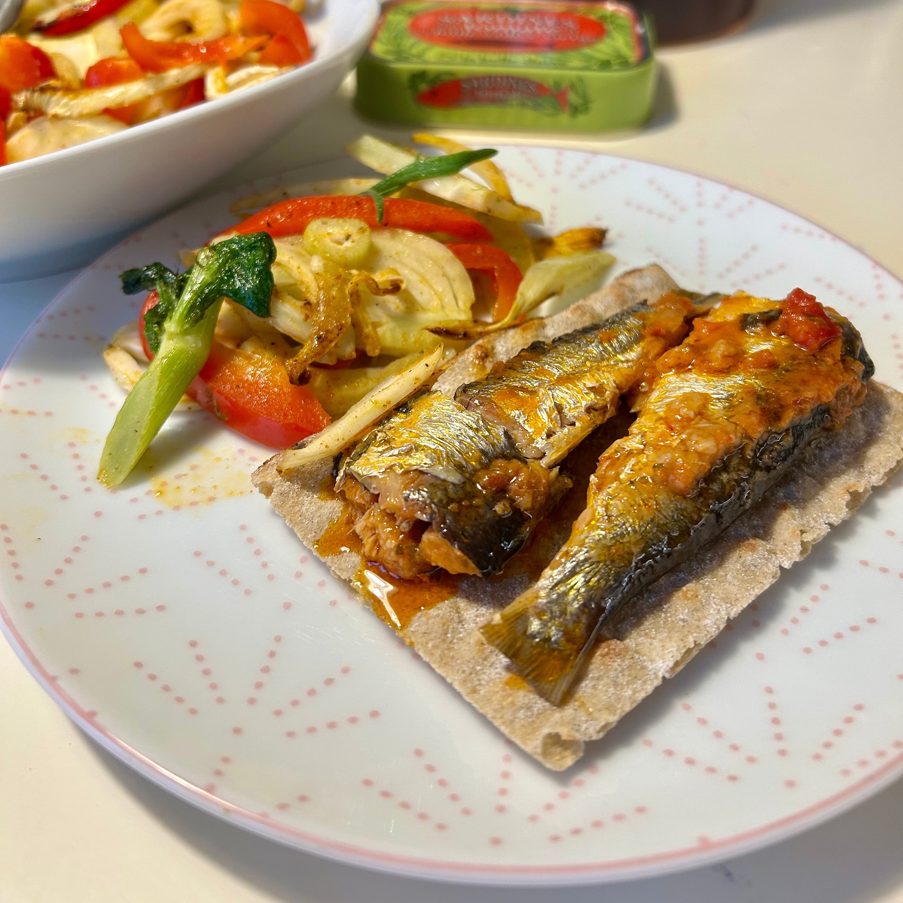 Sardines on Crispbread with Stir-Fried Paprika and Fennel