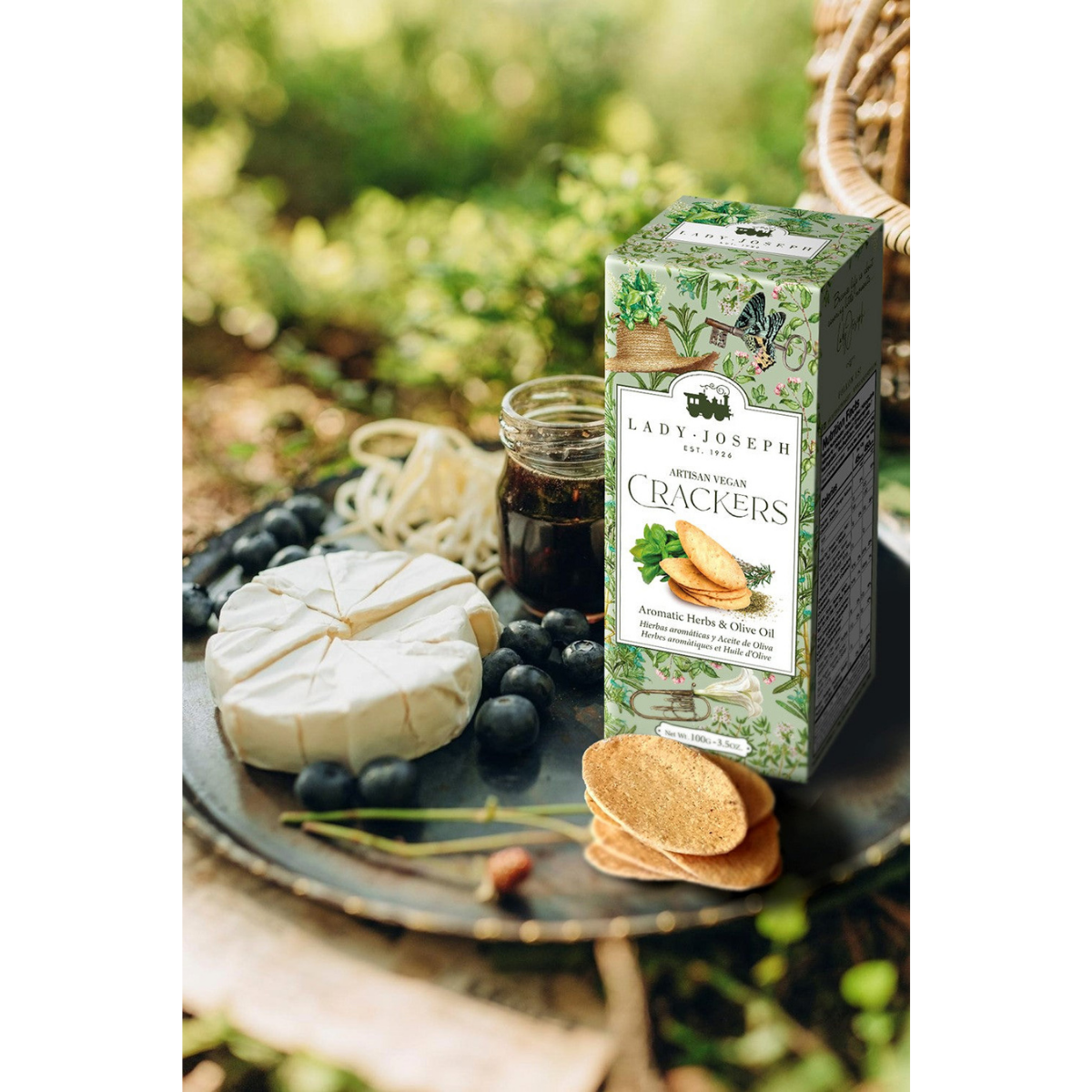 Hantverksmässiga veganska kex med olivolja och aromatiska örter