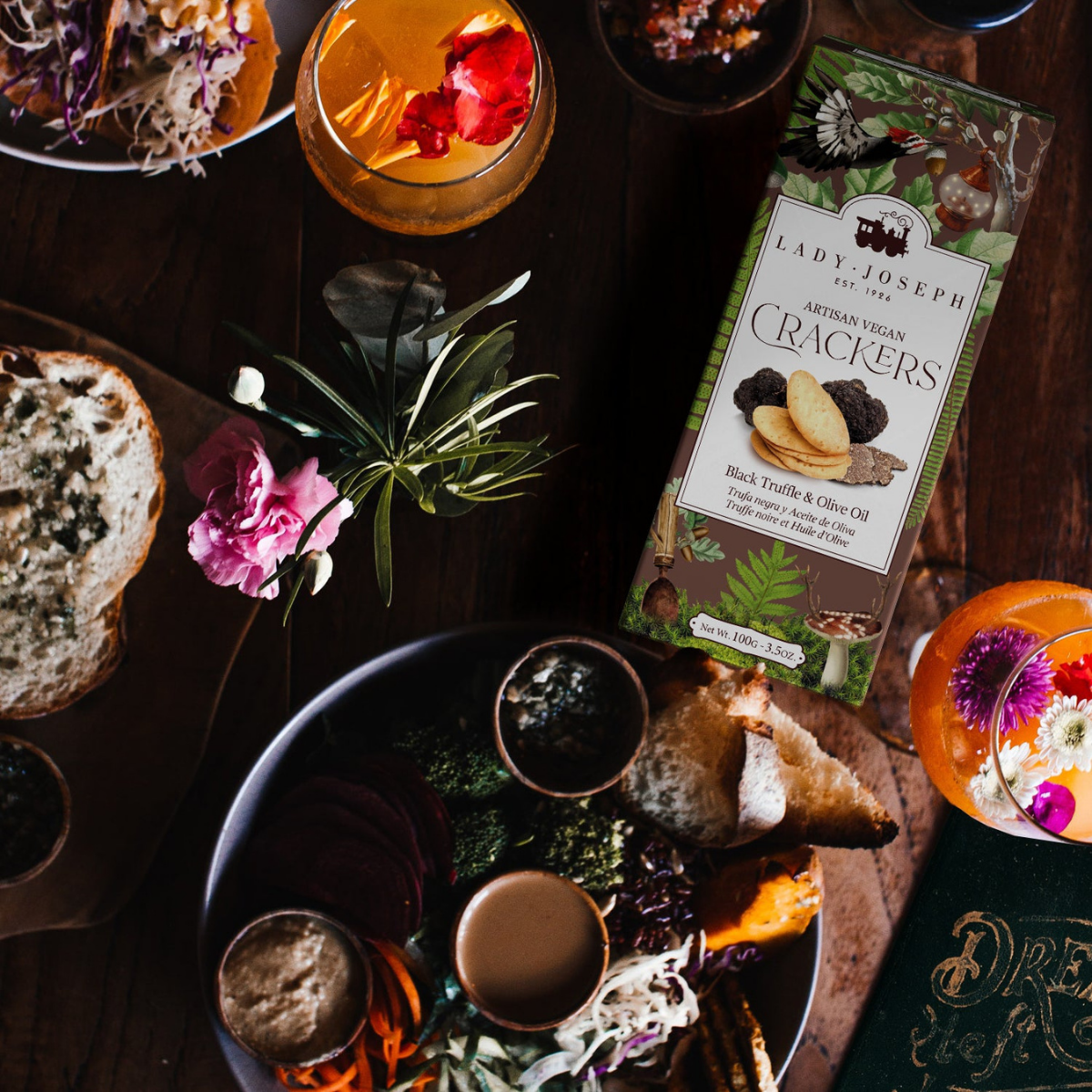 Handgjorda veganska svarta tryffel- och olivoljekex